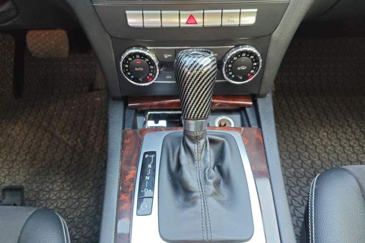 Used Mercedes-Benz C-Class 2013 C 260 Elegant Grand Edition Gear Lever