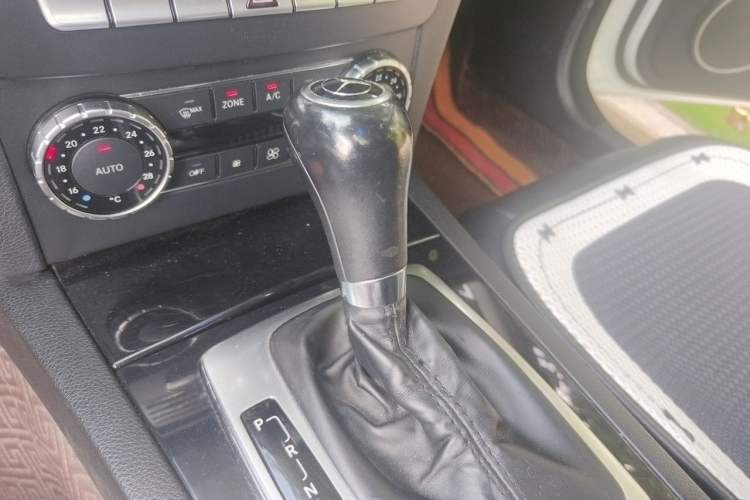 Used Mercedes-Benz C-Class 2013 C 180 Classic Grand Edition Gear Lever