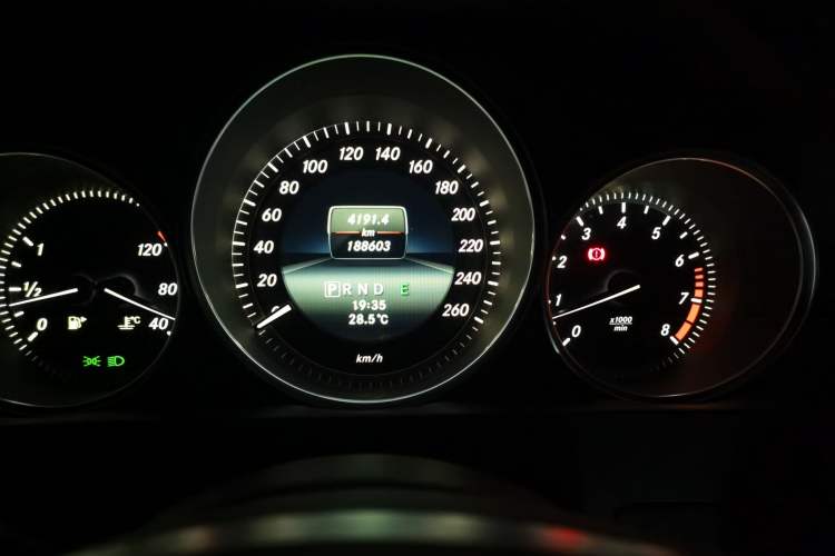 Used Mercedes-Benz C-Class 2013 C 180 Classic Grand Edition Instrument Cluster