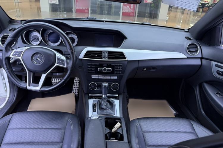 Used Mercedes-Benz C-Class 2013 C 180 Coupe Interior 10