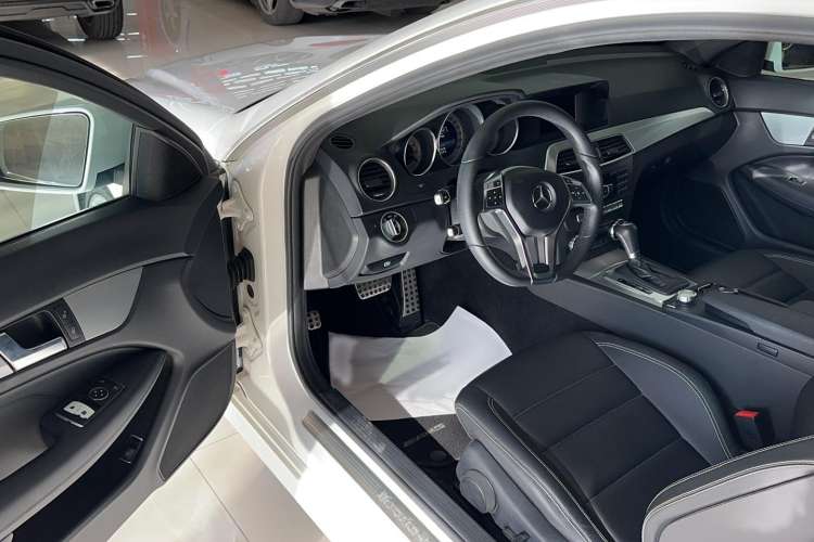 Used Mercedes-Benz C-Class 2013 C 180 Coupe Interior 2