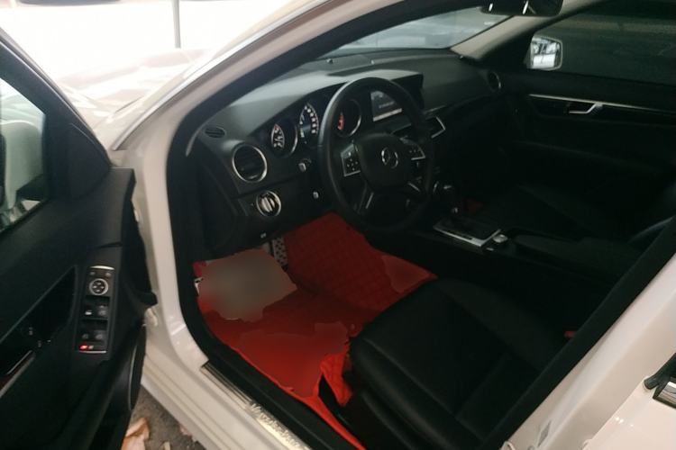 Used Mercedes-Benz C-Class 2013 C 180 Classic Grand Edition Interior 3