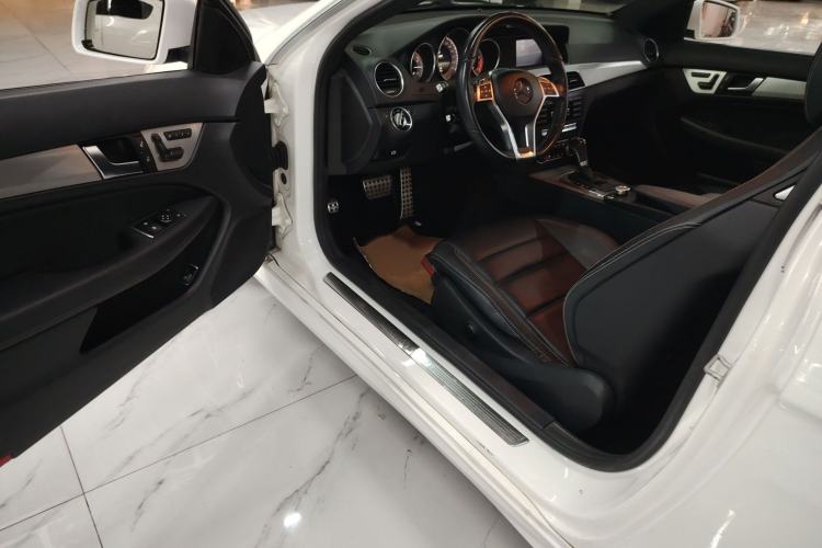 Used Mercedes-Benz C-Class 2013 C 180 Coupe Interior 3