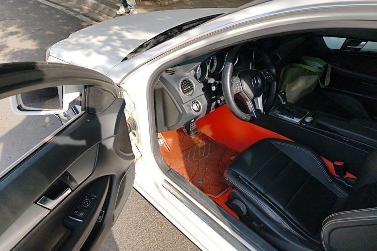 Used Mercedes-Benz C-Class 2013 C 180 Coupe Interior 3