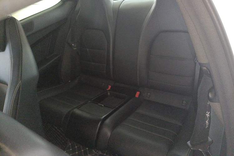 Used Mercedes-Benz C-Class 2013 C 180 Coupe Interior 4