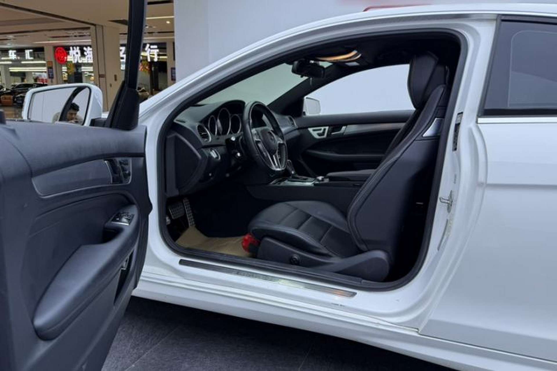 Used Mercedes-Benz C-Class 2013 C 180 Coupe Interior 7