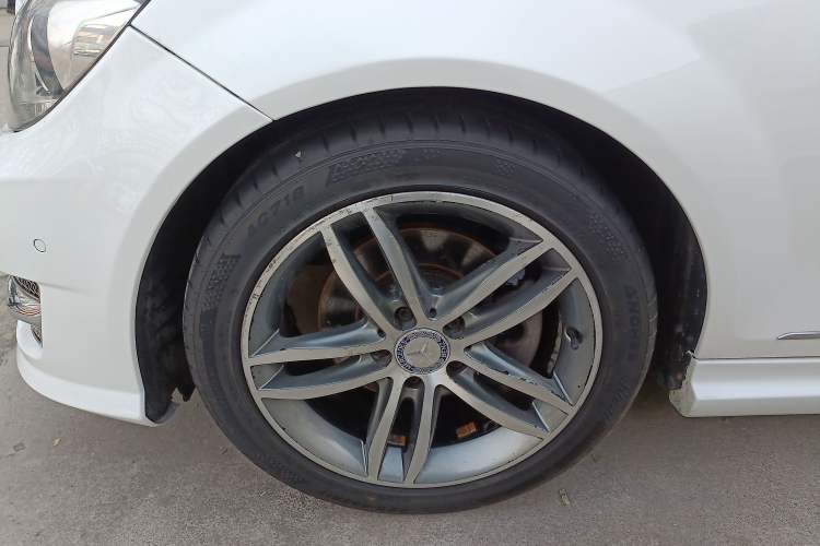 Used Mercedes-Benz C-Class 2013 C 260 Fashion Edition Grand Edition Left Front Wheel Hub