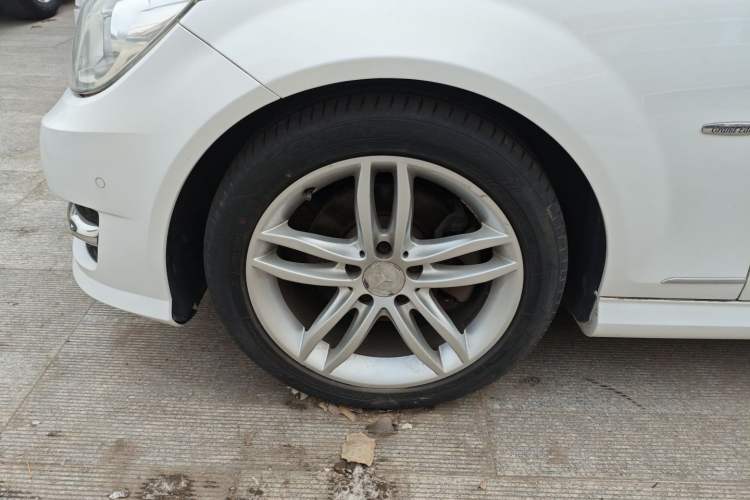 Used Mercedes-Benz C-Class 2013 C 260 Elegant Grand Edition Left Front Wheel Hub