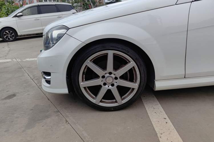 Used Mercedes-Benz C-Class 2013 C 180 Coupe Left Front Wheel Hub