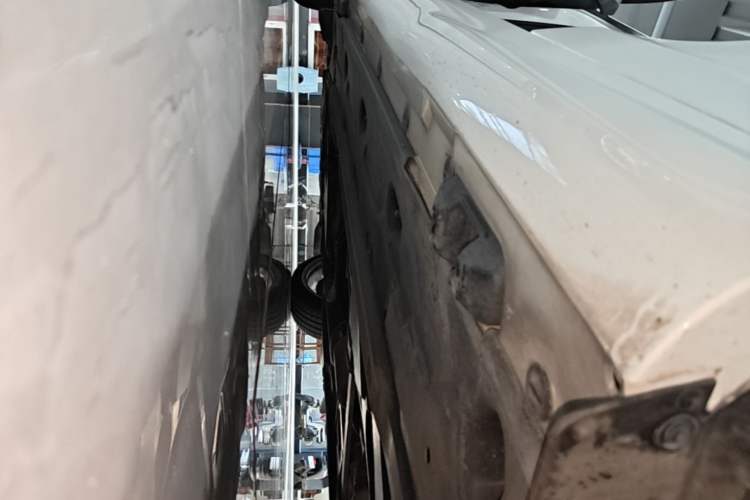 Used Mercedes-Benz C-Class 2013 C 180 Coupe Left Side Sill