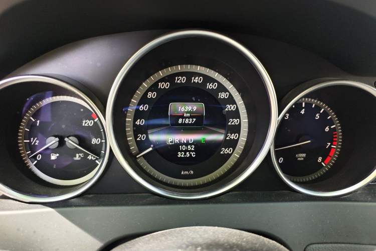 Used Mercedes-Benz C-Class 2013 C 180 CGI Classic Odometer Close Up