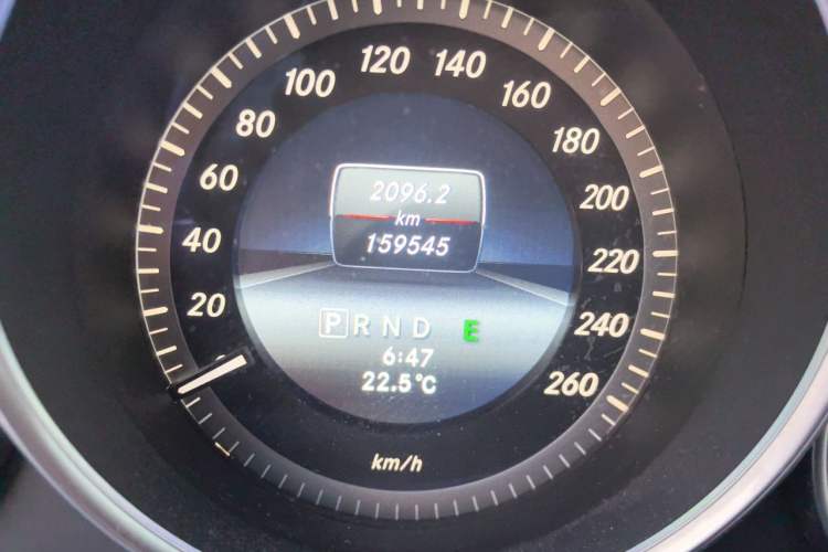 Used Mercedes-Benz C-Class 2013 C 180 Classic Grand Edition Odometer Close Up