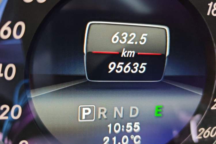 Used Mercedes-Benz C-Class 2013 C 180 Classic Grand Edition Odometer Close Up
