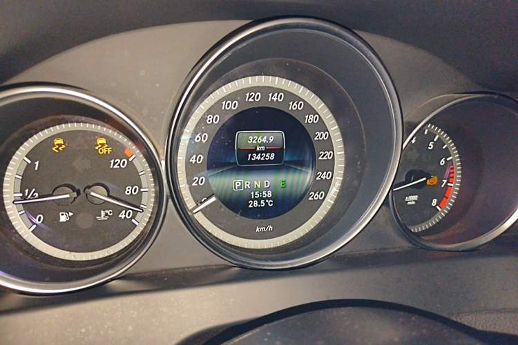 Used Mercedes-Benz C-Class 2013 C 180 Classic Grand Edition Odometer Close Up