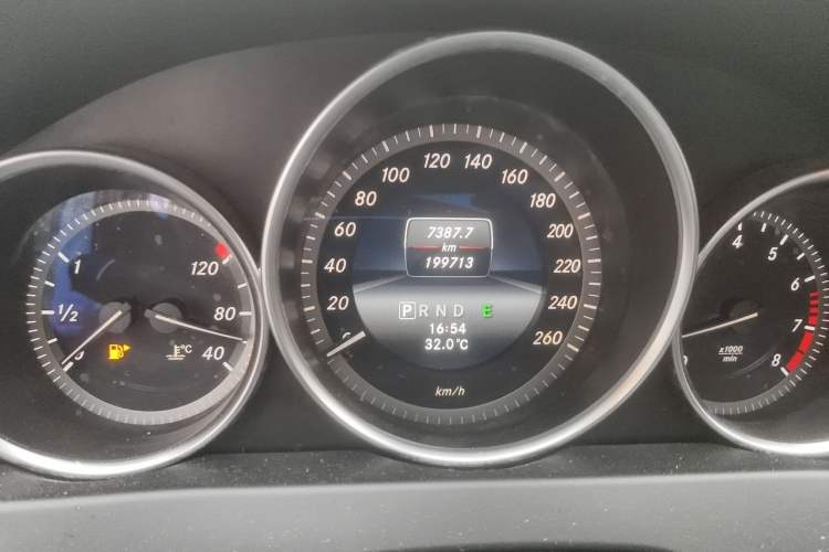 Used Mercedes-Benz C-Class 2013 C 180 Classic Grand Edition Odometer Close Up