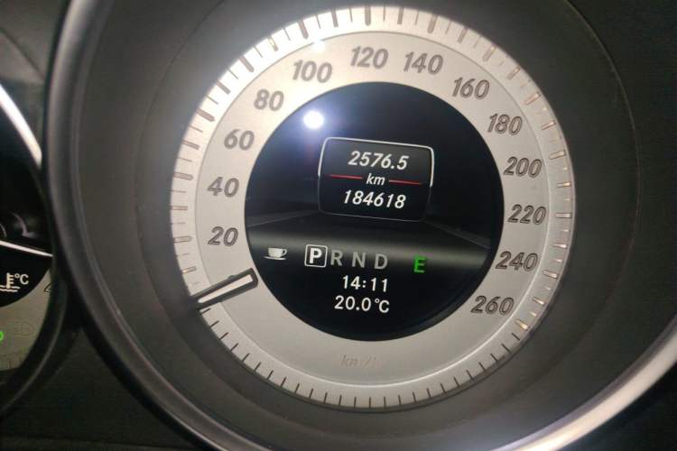 Used Mercedes-Benz C-Class 2013 C 260 Fashion Edition Grand Edition Odometer Close Up
