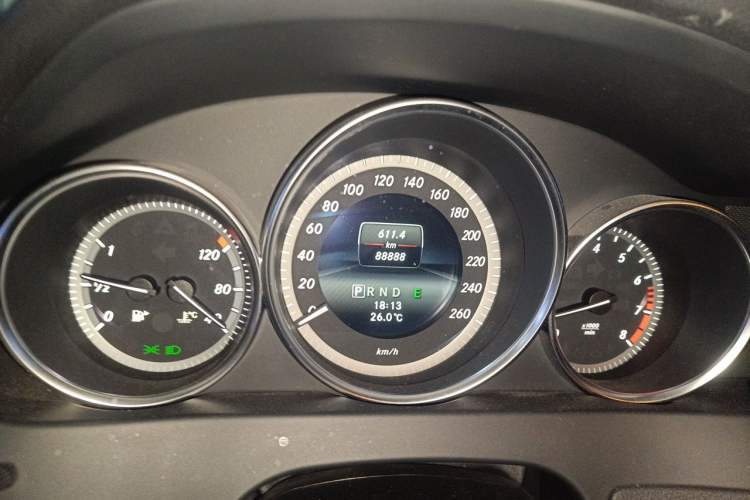Used Mercedes-Benz C-Class 2013 C 180 Classic Grand Edition Odometer Close Up