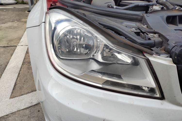 Used Mercedes-Benz C-Class 2013 C 180 CGI Classic Right Front Headlight