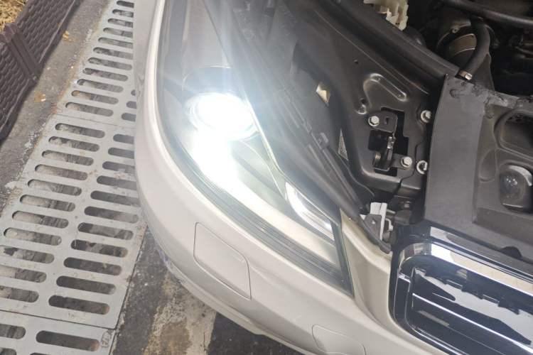Used Mercedes-Benz C-Class 2013 C 180 Coupe Right Front Headlight