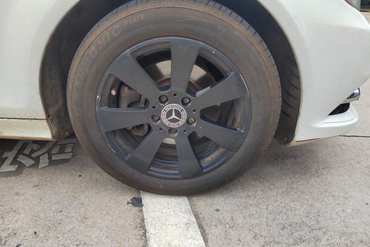 Used Mercedes-Benz C-Class 2013 C 180 CGI Classic Right Front Wheel Hub