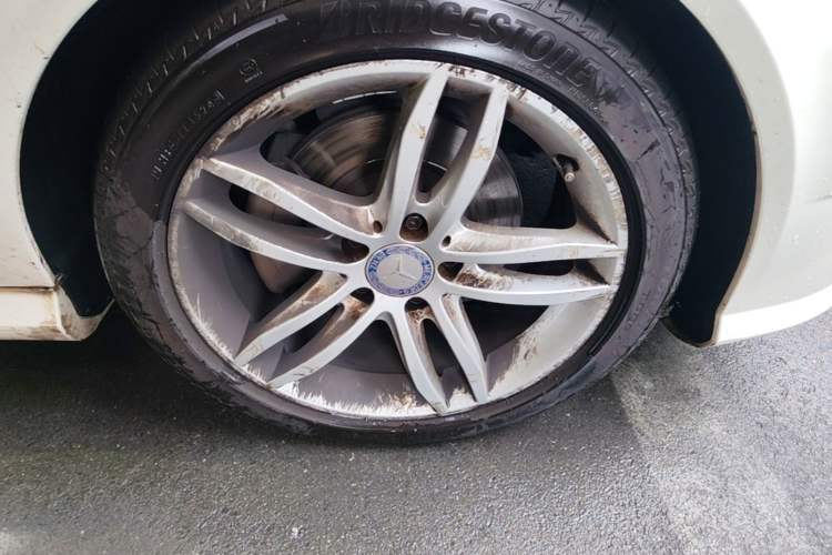 Used Mercedes-Benz C-Class 2013 C 260 Elegant Grand Edition Right Front Wheel Hub