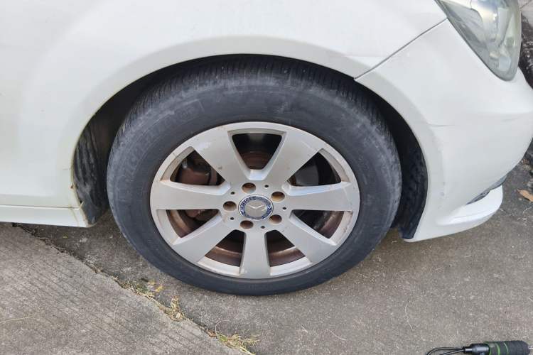 Used Mercedes-Benz C-Class 2013 C 180 CGI Classic Right Front Wheel Hub