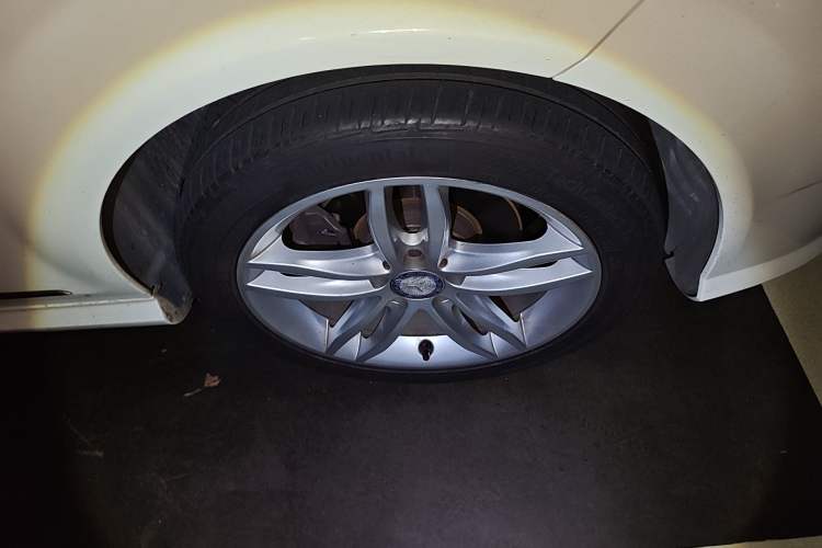 Used Mercedes-Benz C-Class 2013 C 260 Fashion Edition Grand Edition Right Front Wheel Hub