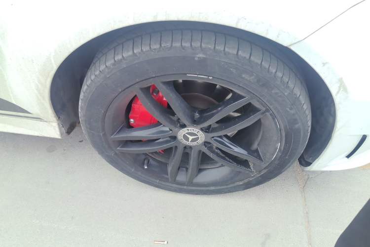 Used Mercedes-Benz C-Class 2013 C 260 CGI Elegant Model Right Front Wheel Hub