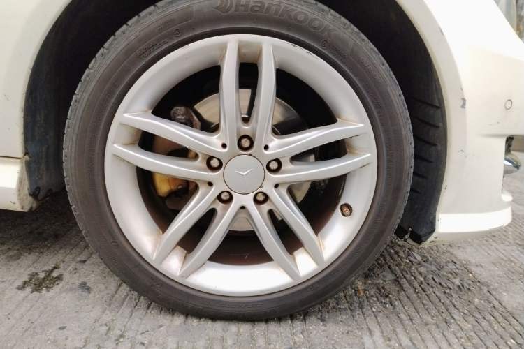 Used Mercedes-Benz C-Class 2013 C 260 Fashion Edition Grand Edition Right Front Wheel Hub