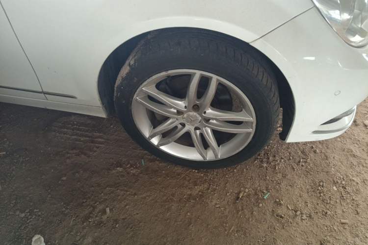 Used Mercedes-Benz C-Class 2013 C 260 CGI Elegant Model Right Front Wheel Hub