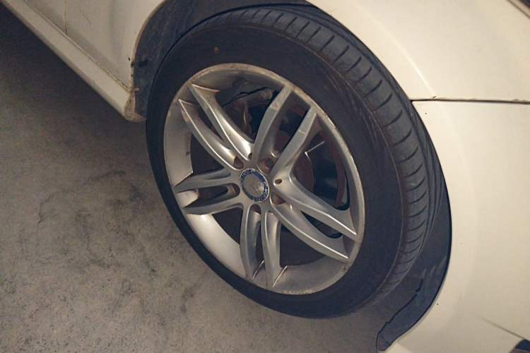 Used Mercedes-Benz C-Class 2013 C 180 Classic Grand Edition Right Front Wheel Hub