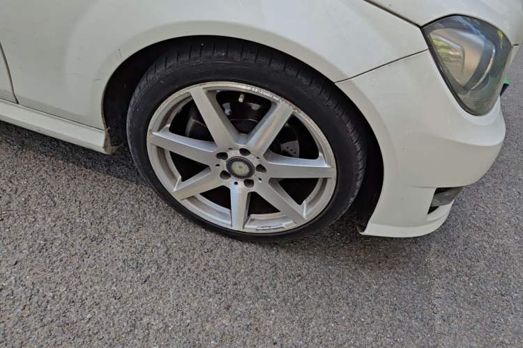 Used Mercedes-Benz C-Class 2013 C 180 Coupe Right Front Wheel Hub