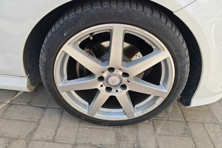 Used Mercedes-Benz C-Class 2013 C 180 Coupe Right Front Wheel Hub