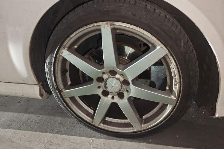 Used Mercedes-Benz C-Class 2013 C 180 Coupe Right Front Wheel Hub