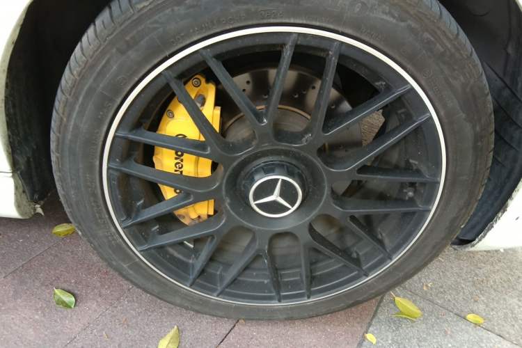 Used Mercedes-Benz C-Class 2013 C 260 Elegant Grand Edition Right Front Wheel Hub