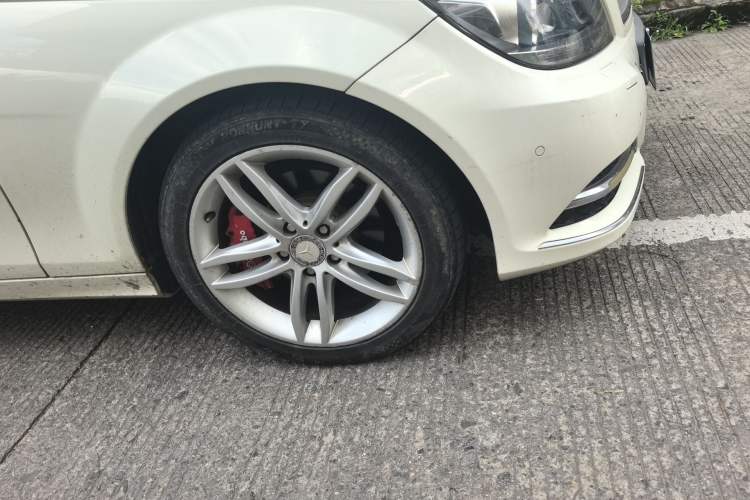 Used Mercedes-Benz C-Class 2013 C 260 CGI Fashion Model Right Front Wheel Hub