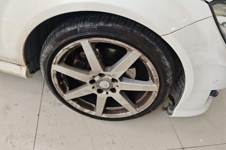 Used Mercedes-Benz C-Class 2013 C 180 Coupe Right Front Wheel Hub
