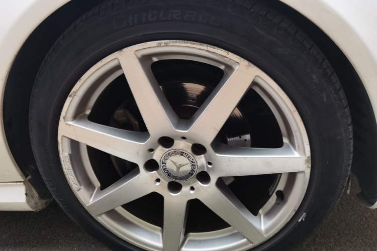 Used Mercedes-Benz C-Class 2013 C 180 Coupe Right Front Wheel Hub