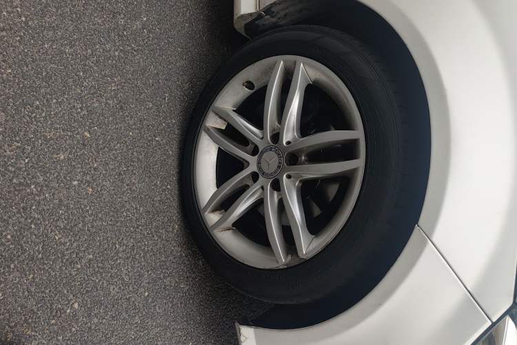 Used Mercedes-Benz C-Class 2013 C 260 Fashion Edition Grand Edition Right Front Wheel Hub