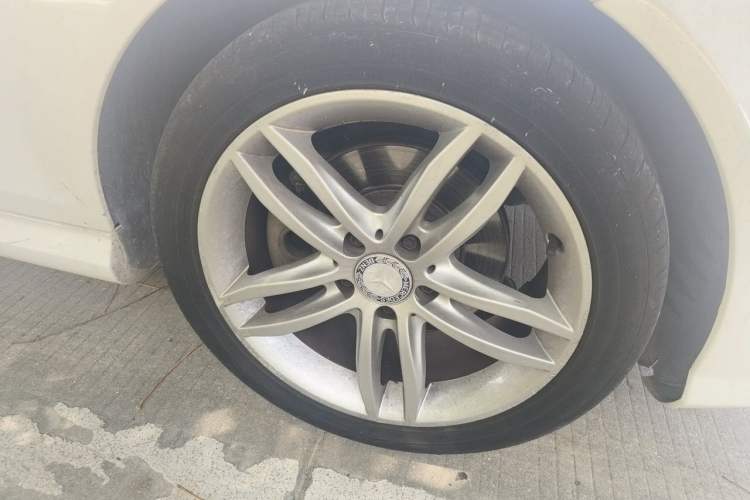Used Mercedes-Benz C-Class 2013 C 180 Classic Grand Edition Right Front Wheel Hub