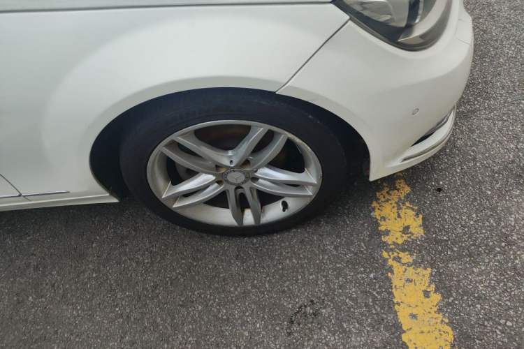 Used Mercedes-Benz C-Class 2013 C 260 CGI Fashion Model Right Front Wheel Hub