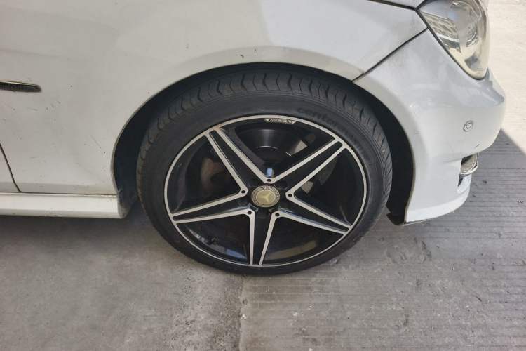 Used Mercedes-Benz C-Class 2013 C 180 CGI Classic Right Front Wheel Hub