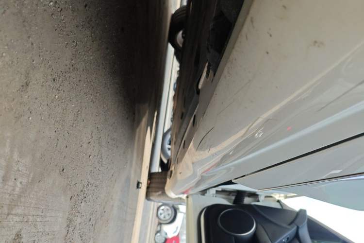 Used Mercedes-Benz C-Class 2013 C 260 Elegant Grand Edition Right Side Sill