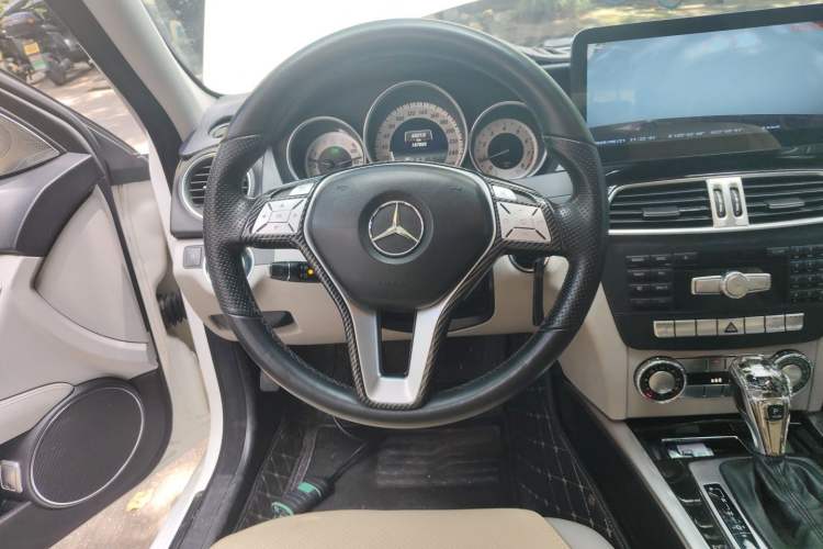 Used Mercedes-Benz C-Class 2013 C 260 CGI Fashion Model Steering Wheel