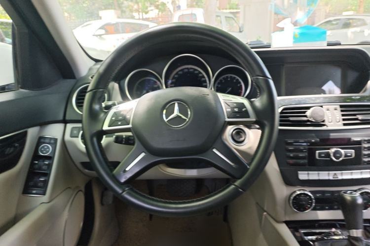Used Mercedes-Benz C-Class 2013 C 180 CGI Classic Steering Wheel