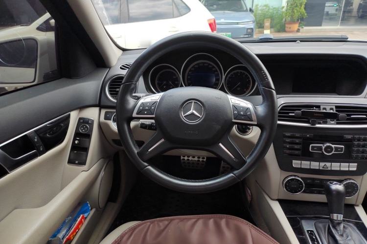 Used Mercedes-Benz C-Class 2013 C 180 CGI Classic Steering Wheel