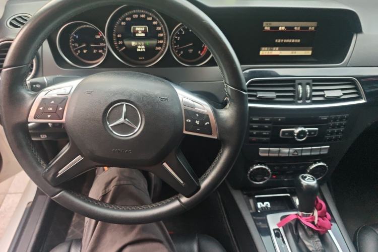 Used Mercedes-Benz C-Class 2013 C 180 Classic Grand Edition Steering Wheel