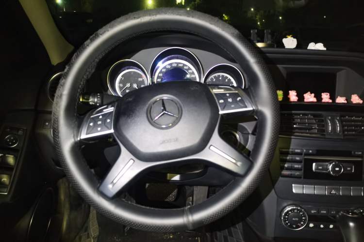 Used Mercedes-Benz C-Class 2013 C 180 Classic Grand Edition Steering Wheel