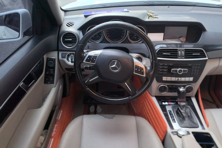 Used Mercedes-Benz C-Class 2013 C 180 Classic Grand Edition Steering Wheel