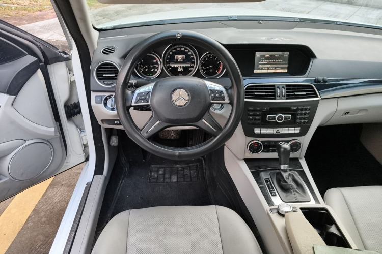 Used Mercedes-Benz C-Class 2013 C 180 CGI Classic Steering Wheel